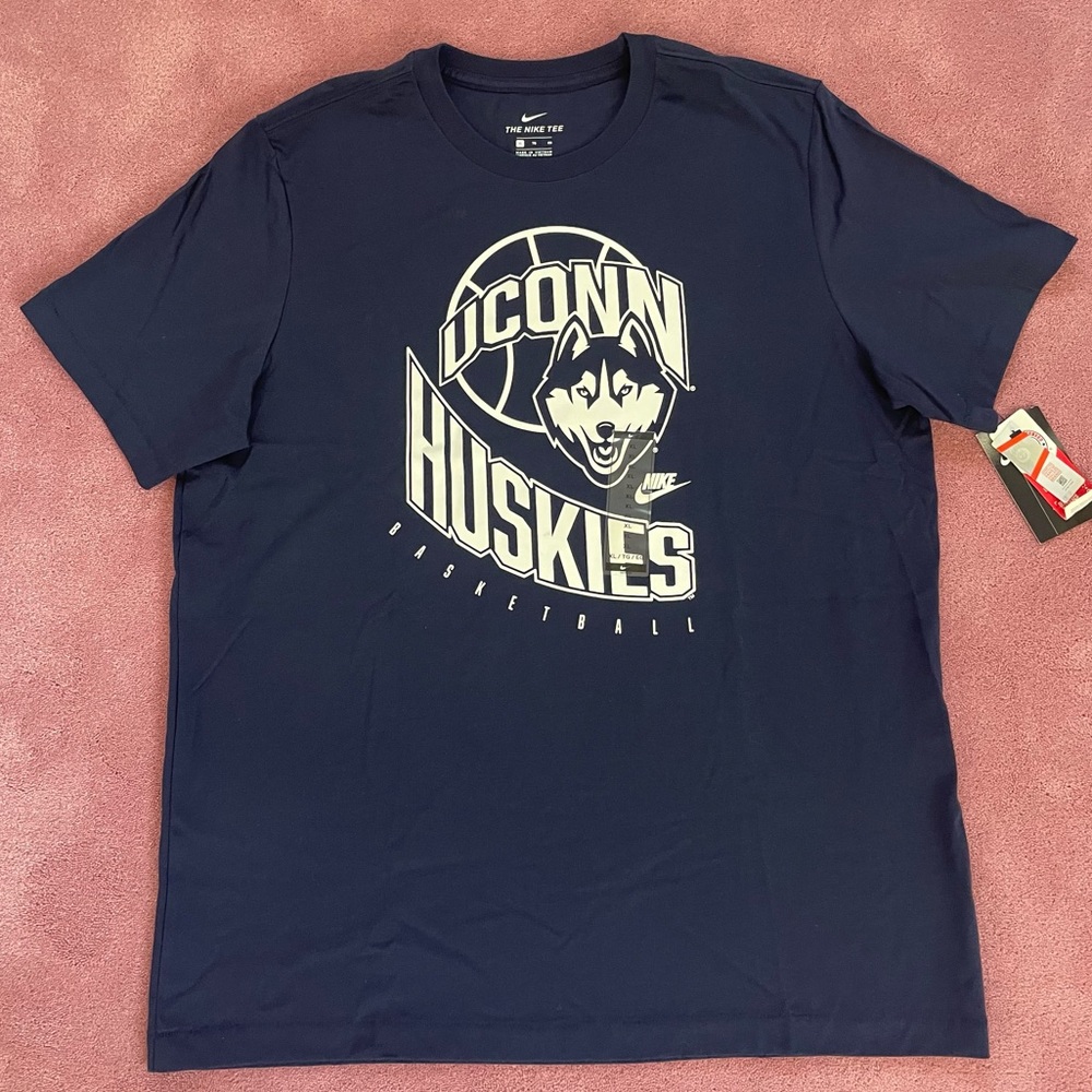 UConn Huskies Basketball Nike Tee, size XL